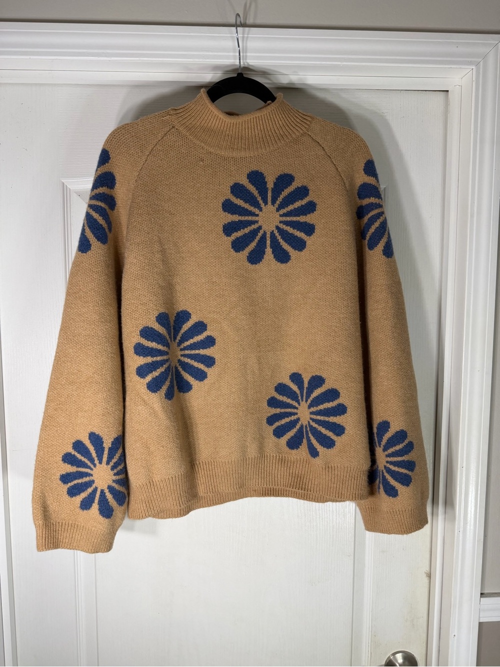 Camel Knit Sweater with Blue Floral Motif XXL Womens